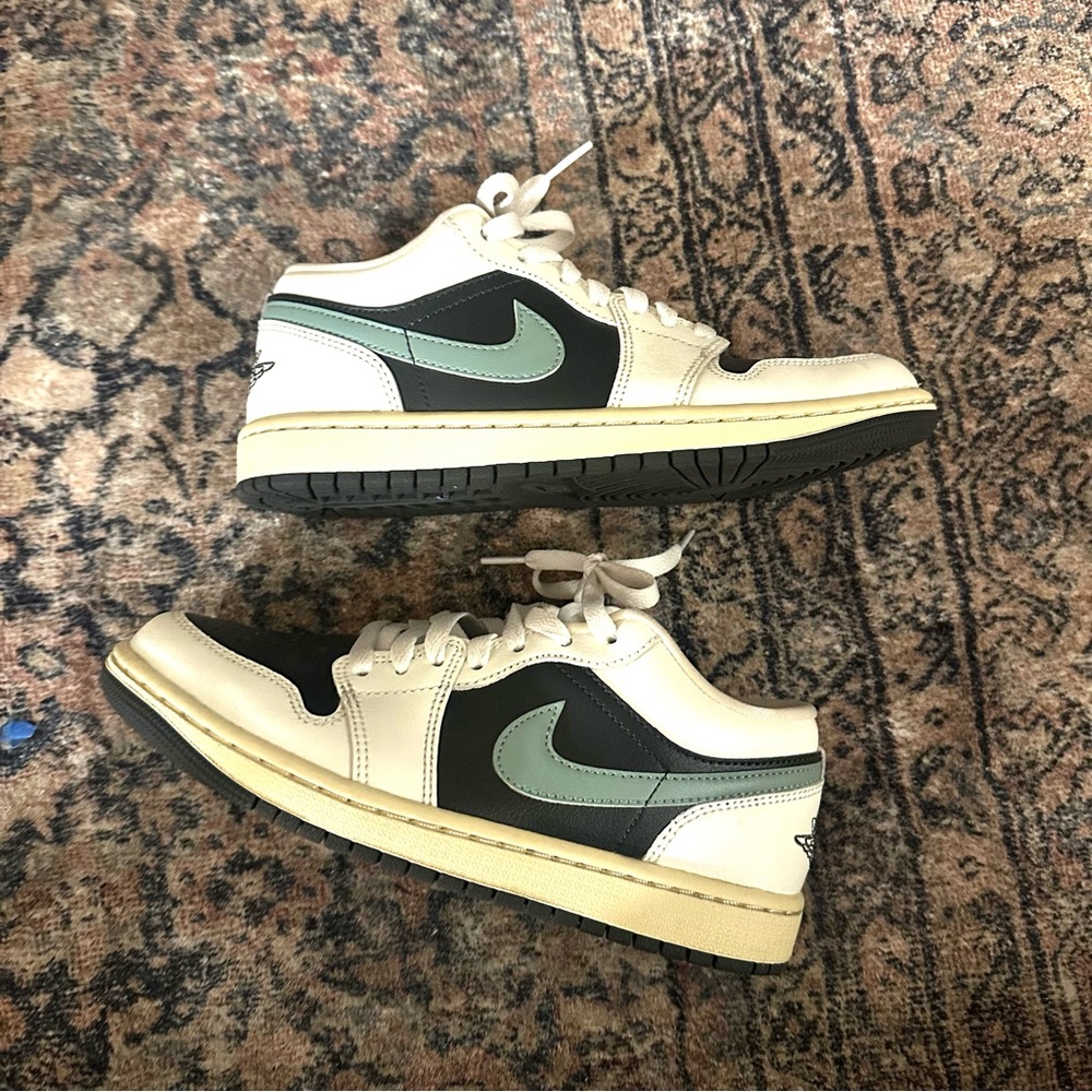 Women’s Air Jordan’s 1 Low